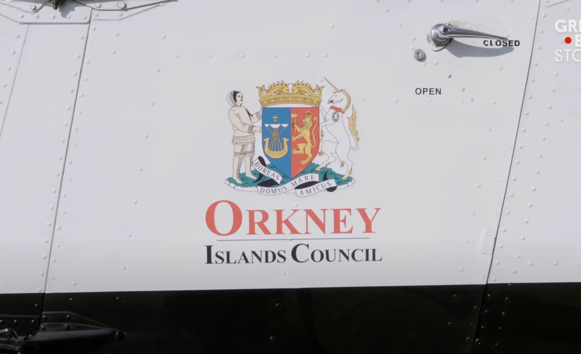 The flight connects Orkney's islands of Westray and Papa Westray (Great Big Story / YouTube)