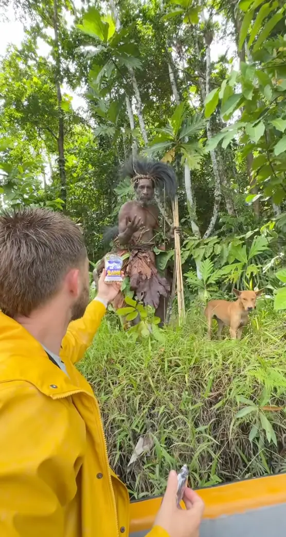 The tribesman wasn't happy with the salt offering (TikTok/daratah)