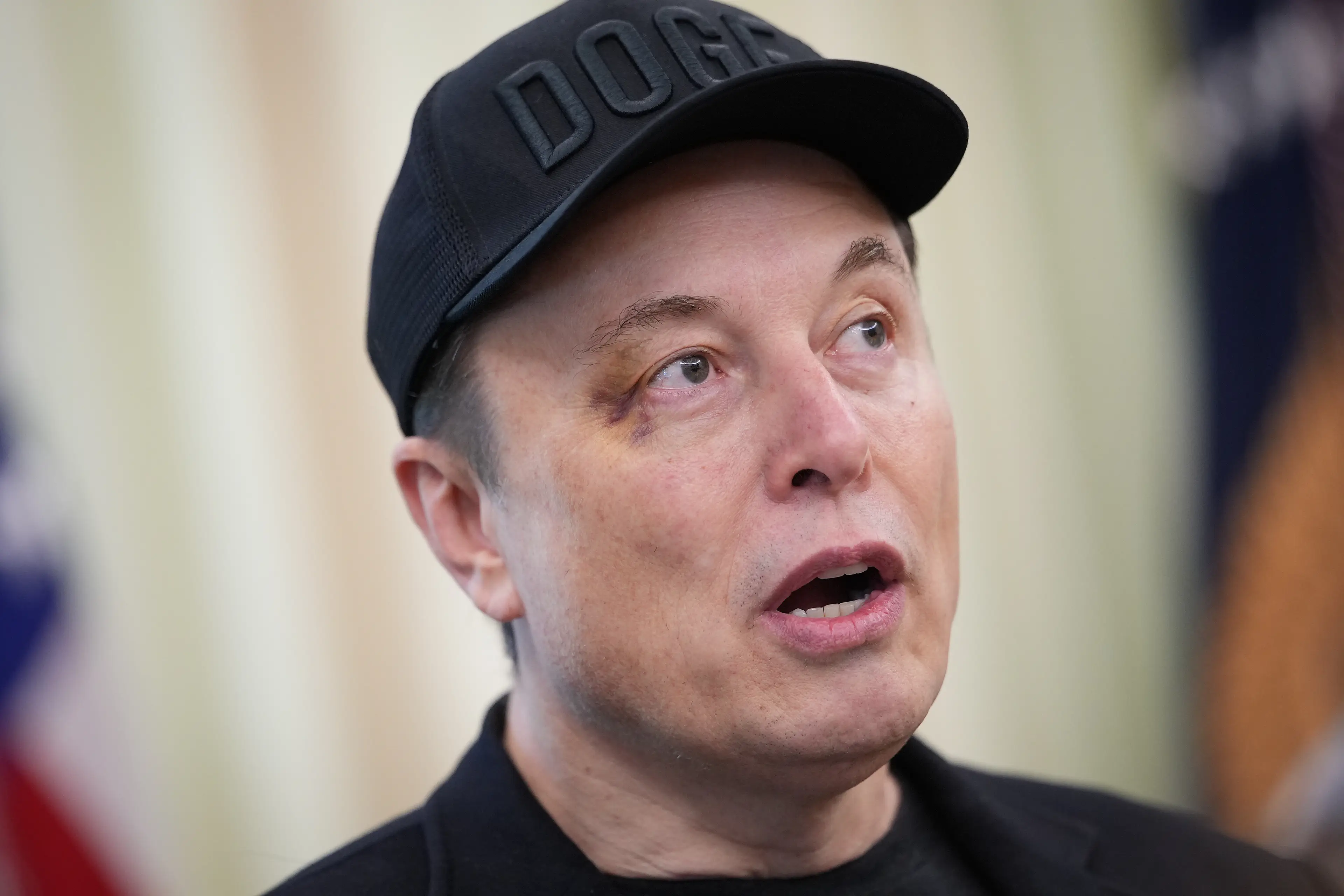 Elon Musk appeared in the Oval Office with a black eye (Kevin Dietsch/Getty Images)