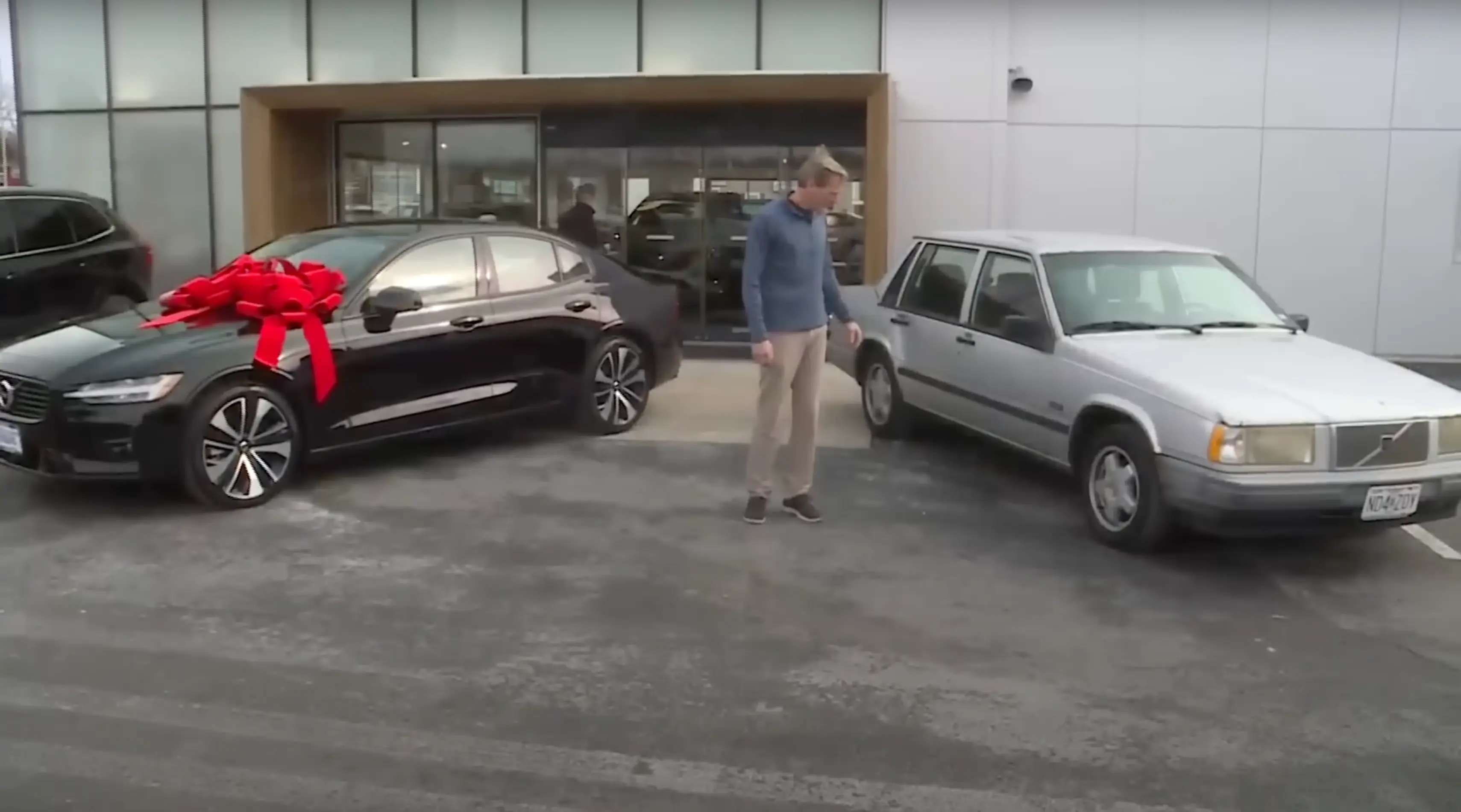 The dealership has given Jim O'Shea a new car for two years (YouTube/@fox2stlouis)