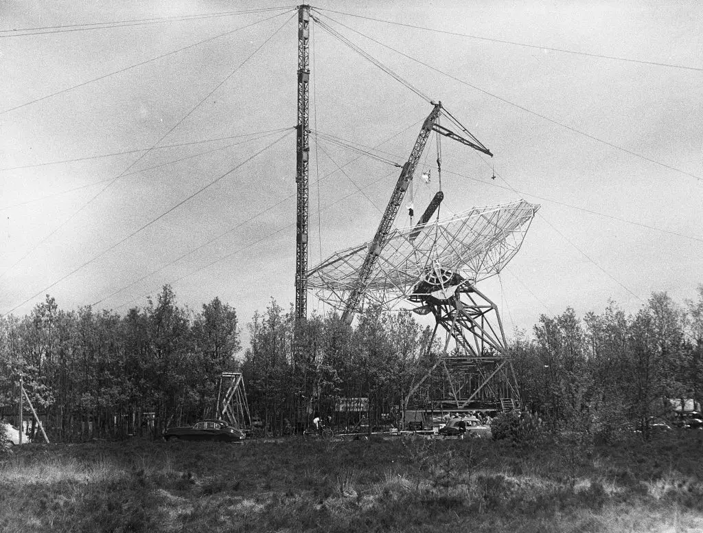 Adjustments had to be made to Dwingeloo's radio telescope to receive higher frequencies (Sepia Times/ Universal Images Group via Getty Images)
