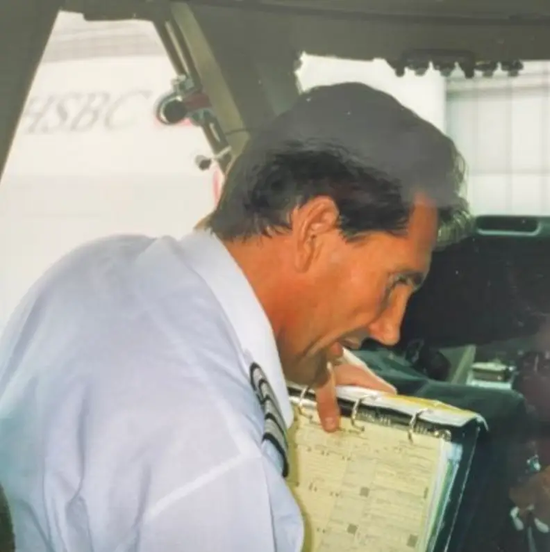 Nick Eades shares some insight on the meaning behind the brace position (X/@NickEades8)