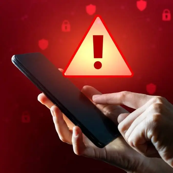 Three warning signs that mean you should turn your phone off immediately