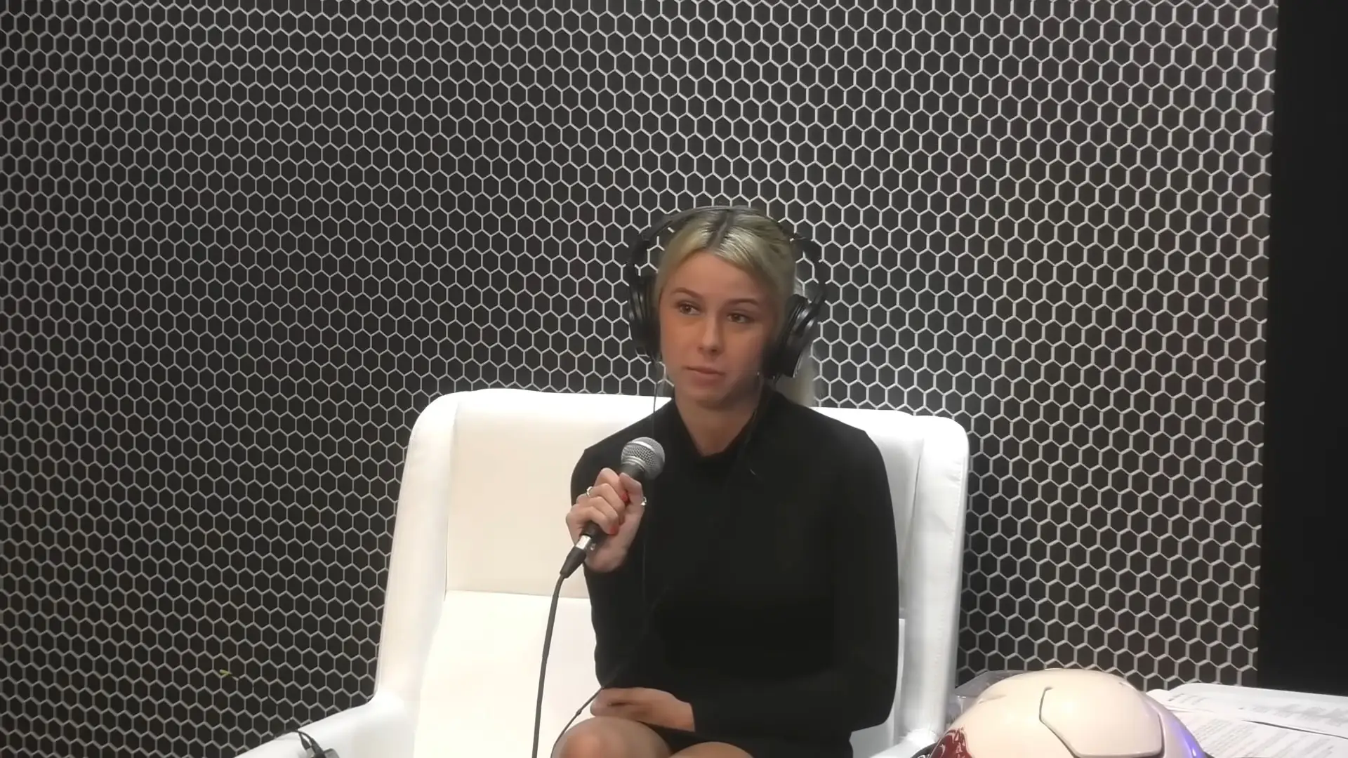 Welch revealed the truth regarding her relationship with Tim & Dee TV (Bobby Bones Show)