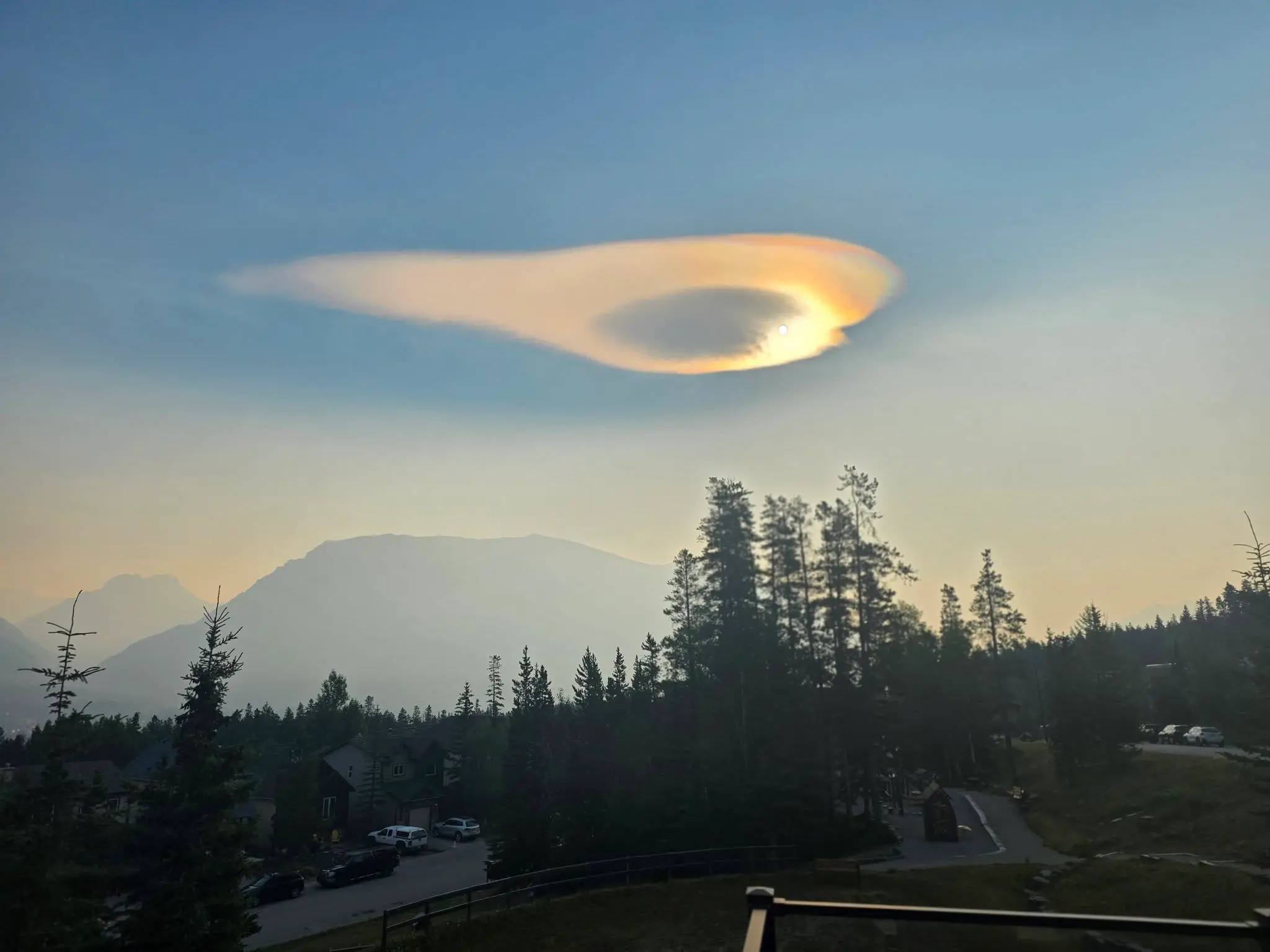 Waring believes that the cloud is evidence of how aliens have hidden themselves for millions of years (Facebook/Chary Woods)