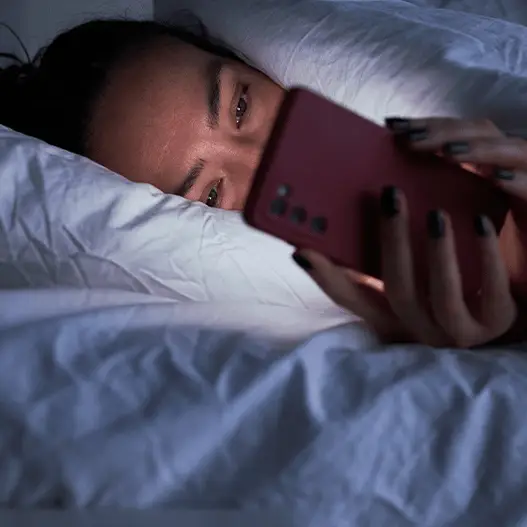 Scrolling on your phone as soon as you wake up has a terrifying effect on your body