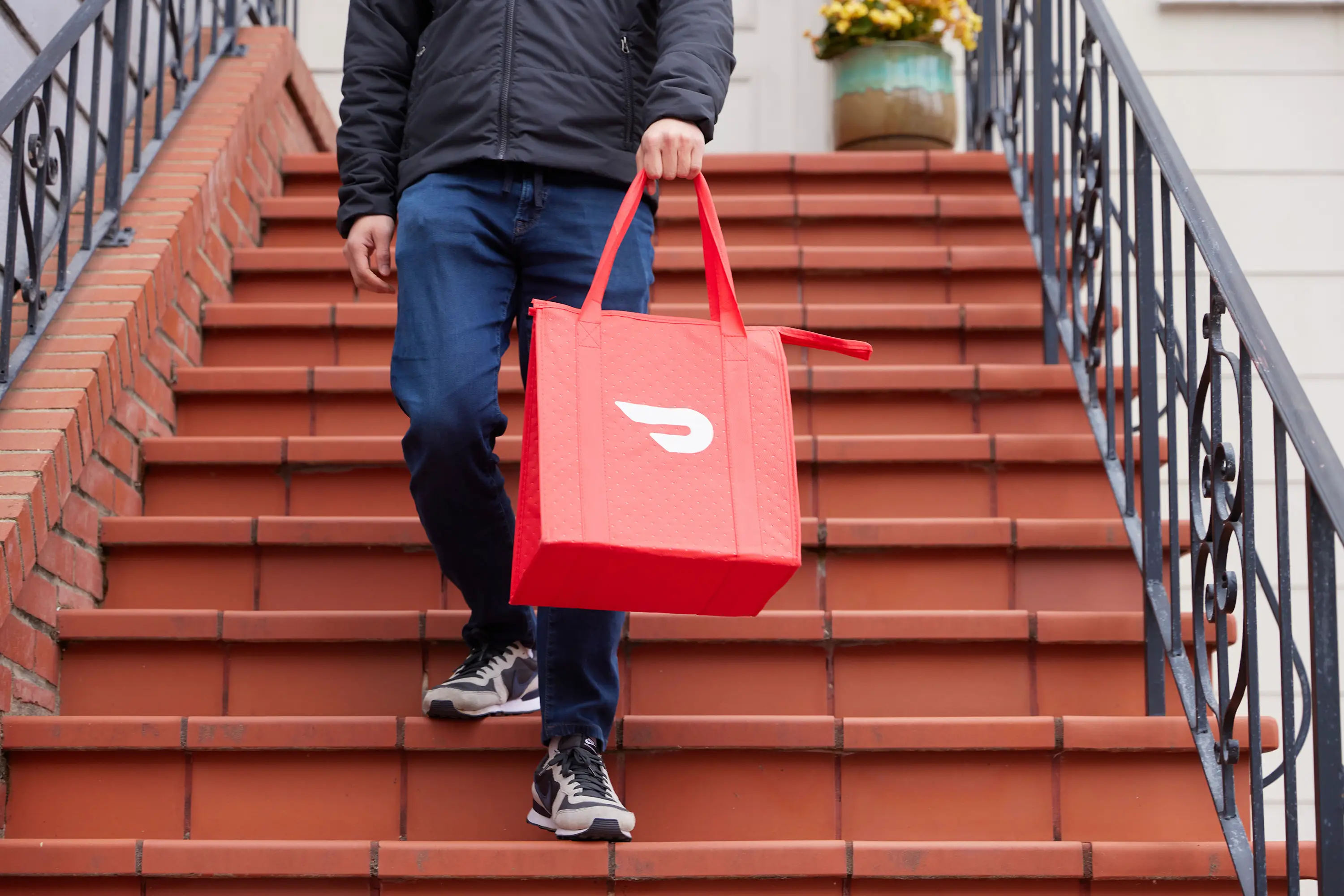 DoorDash is piloting a new AI assistant feature (Emily Dulla/Getty Images for DoorDash)