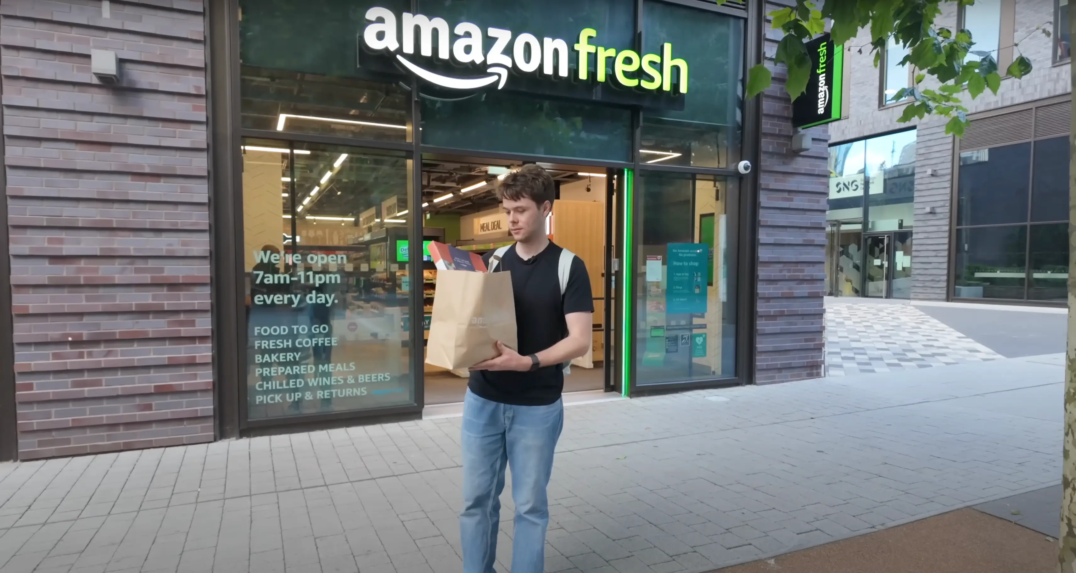 The YouTuber encountered a big problem after leaving the high-tech supermarket (YouTube/@HarrisonWebb97)