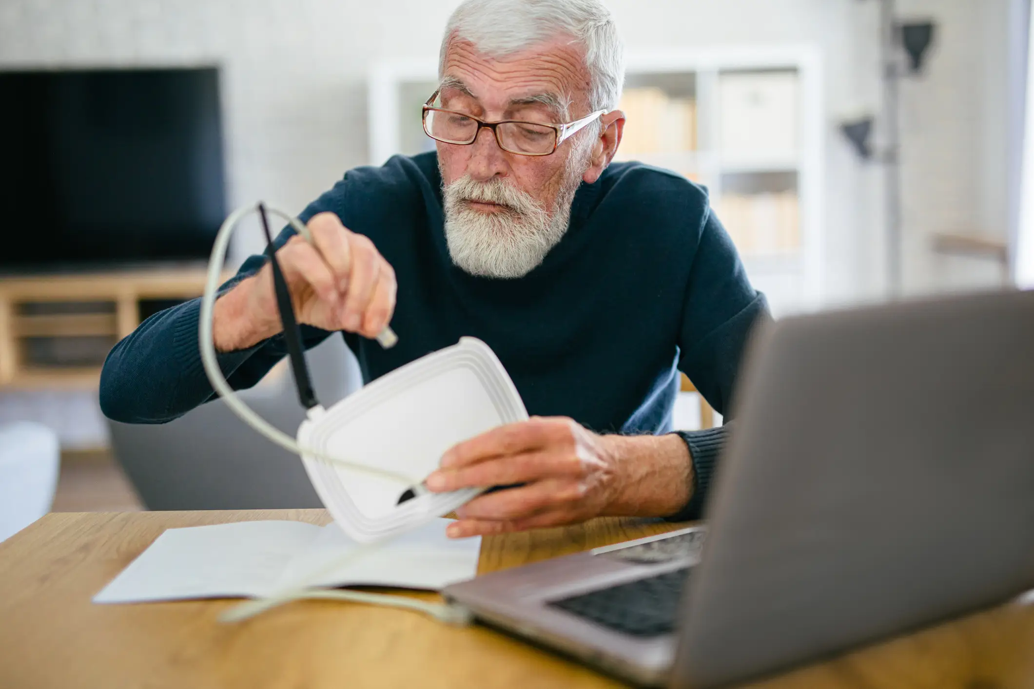 Restarting your WiFi router could protect you against a cyber attack (Milan_Jovic/Getty Images)