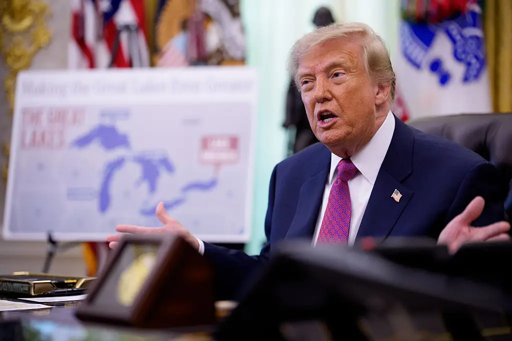 Trump signed an executive order to rename Lake Ontario (Andrew Harnik/Getty Images)