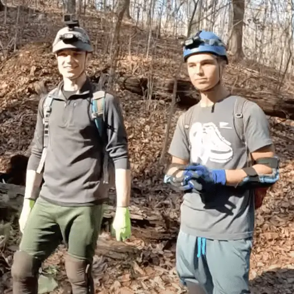 ActionAdventureTwins / YouTube