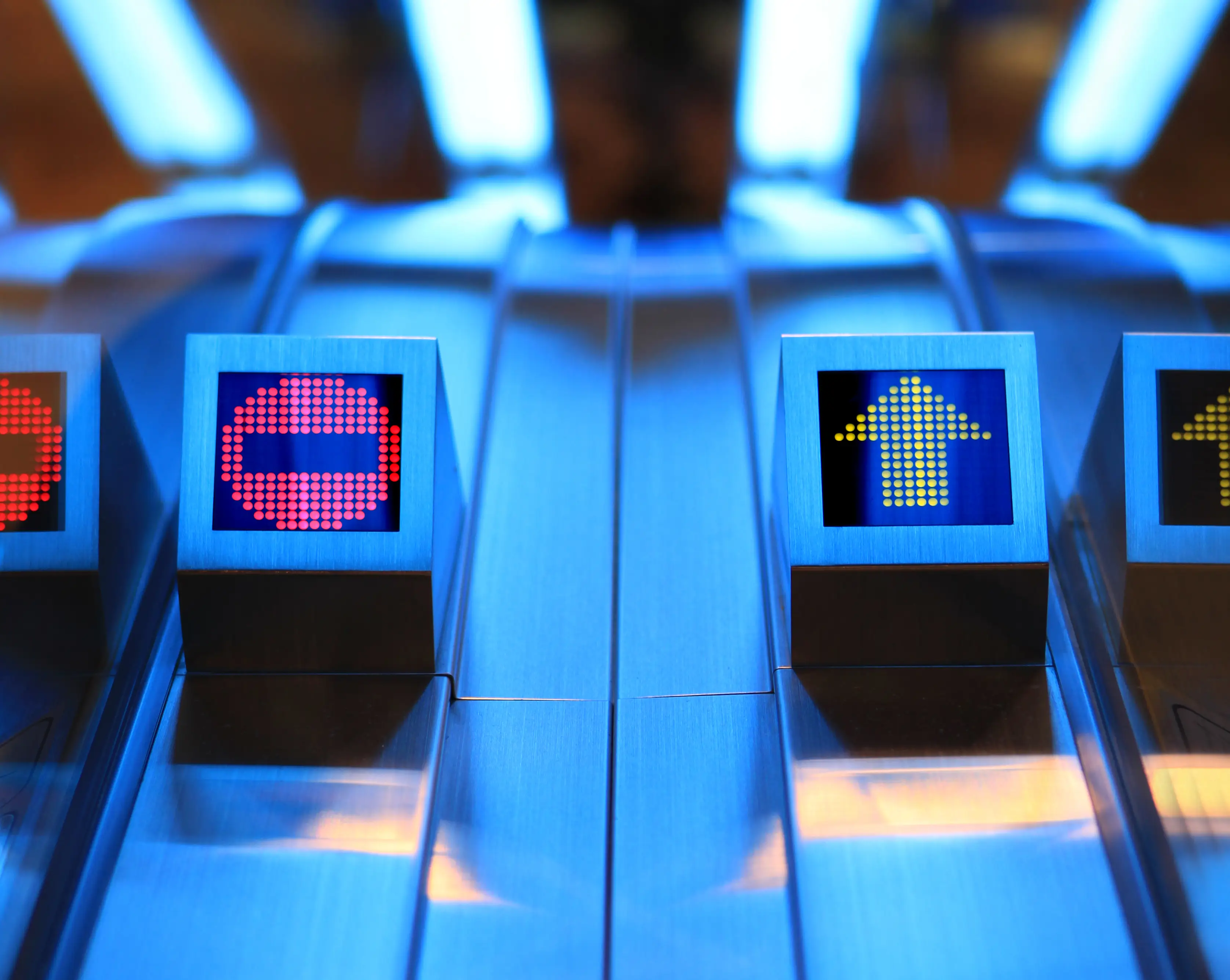 Border agents can inspect personal devices like phones upon US entry / pictafolio / Getty