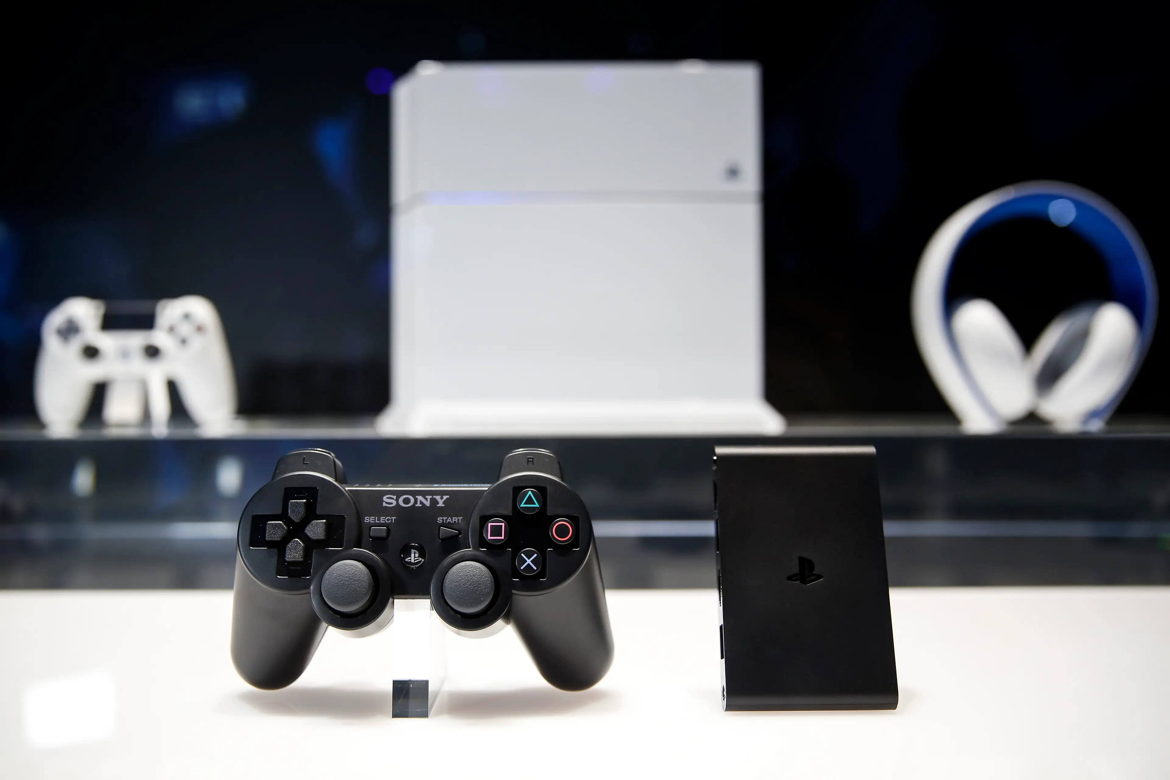 Vintage video games are selling for thousands of dollars (Patrick T. Fallon/Bloomberg via Getty Images)