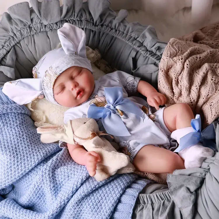 Kira sourced her fake baby doll from a company called Rebord Dolls (Reborn Dolls)