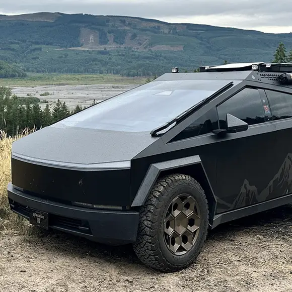 TesLatino/ X / Youtube