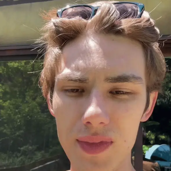 Ex-Apple employee shares shocking tips that are changing the way people feel about screen protectors