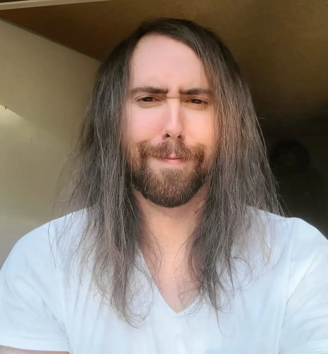 Asmongold has been banned by Twitch for a week after controversial comments made on his second account (Instagram / Asmongold)