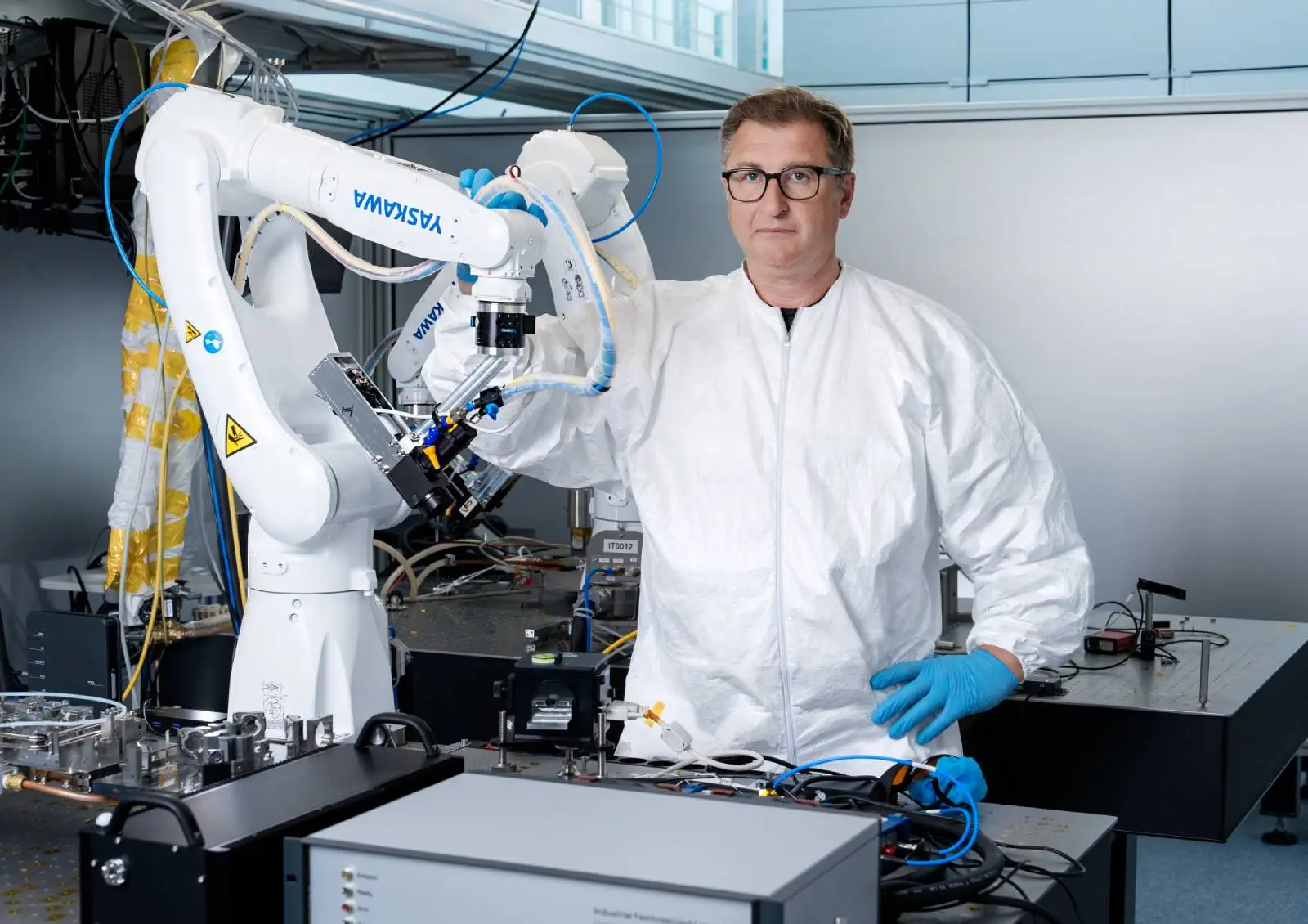 Gavrilinas suggests femtosecond lasers could be key to the future of folding smartphones (LITILIT)