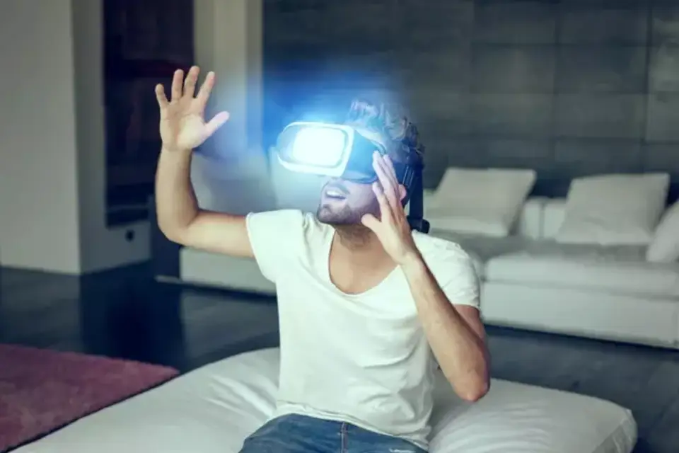 Palmer Luckey is building a VR headset that could kill players.