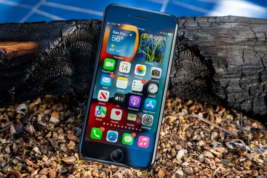 The new iPhone SE is tipped to remove 'outdated' features like the home button and large bezels (Melina Mara/The Washington Post via Getty Images)