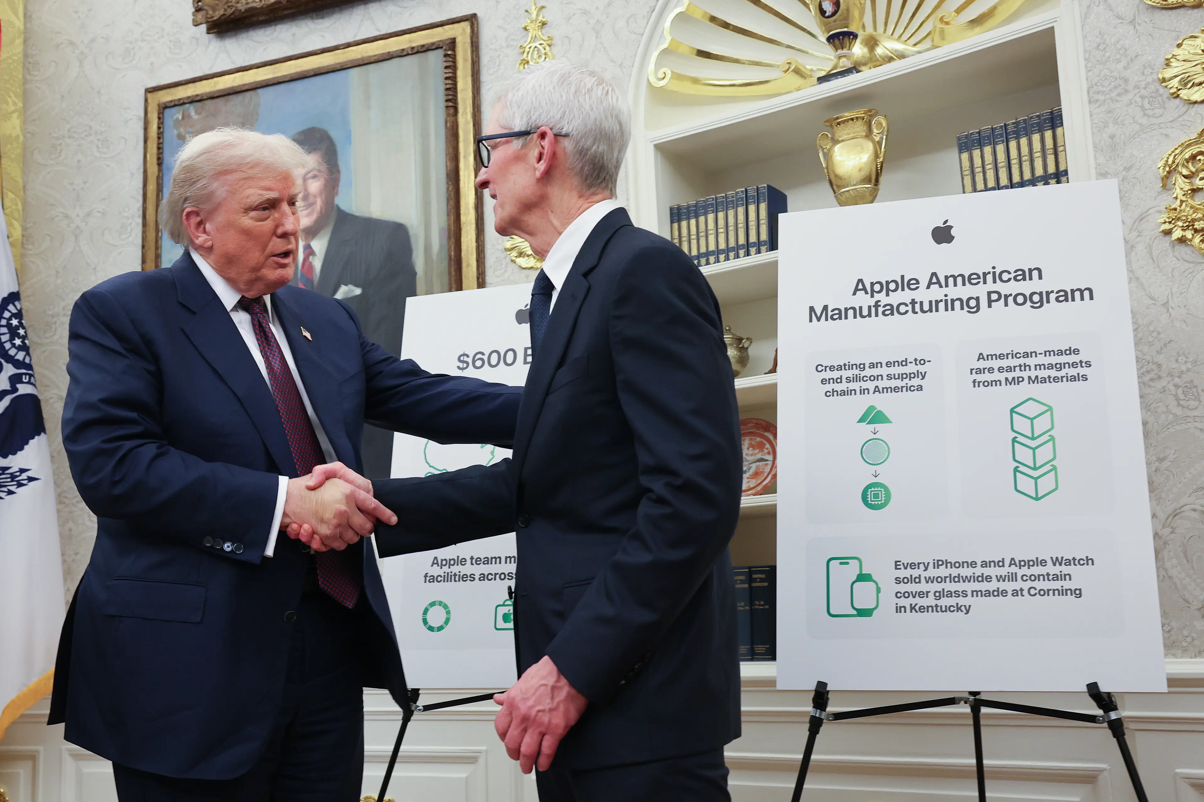 Apple has announced a new $100 billion commitment to the US (Win McNamee/Getty Images)