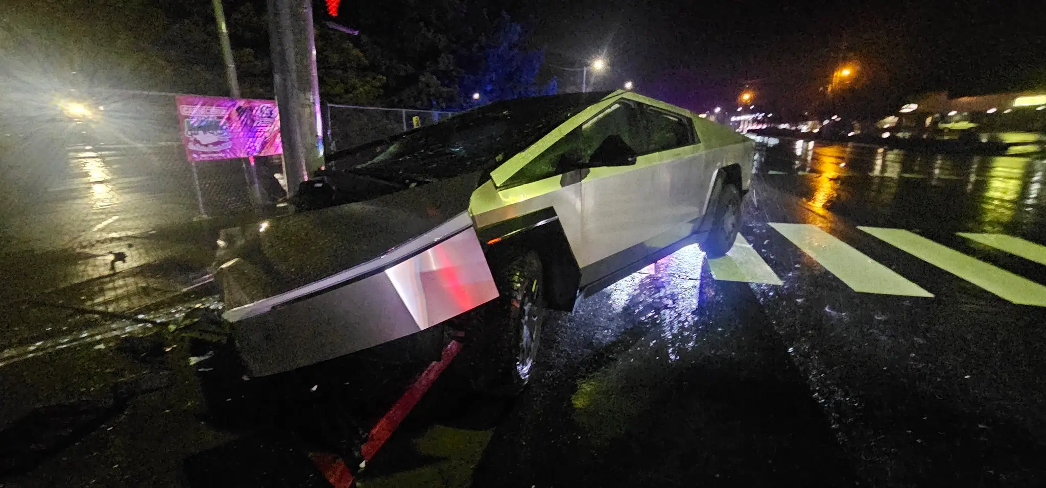 Challinger 'thanked' Tesla for building a passive safety system that left him unharmed following the crash (X/@MrChallinger)