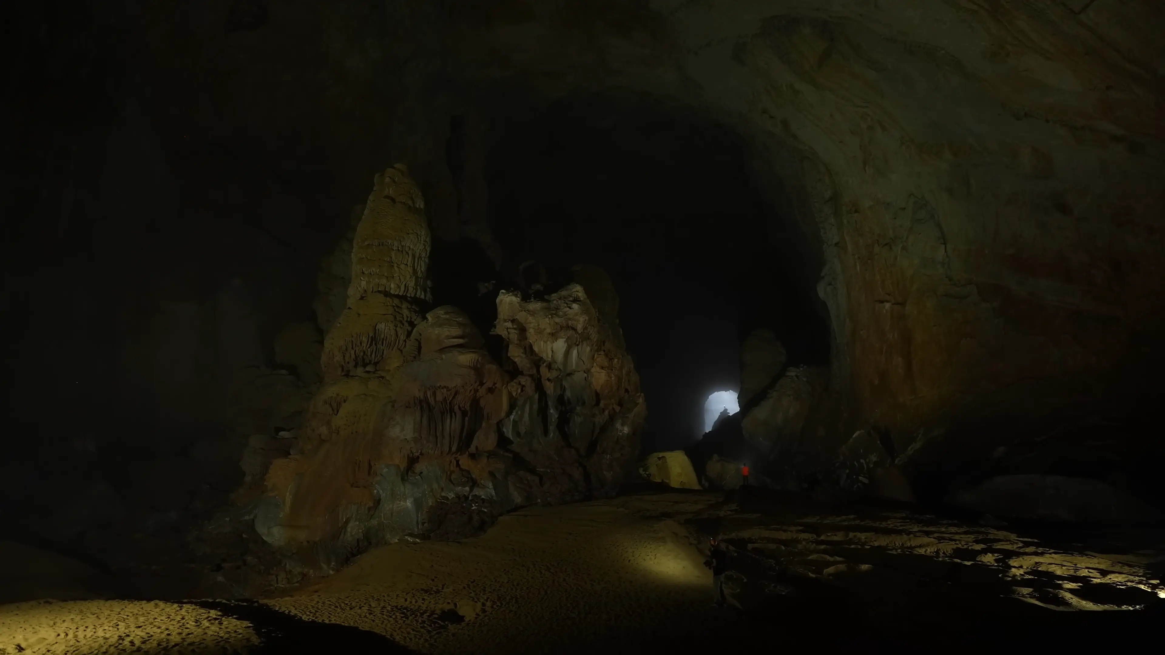 The depths inside Son Doong are up to 140 meters below the surface, and feature mind-blowing rock formations (YouTube/Ruhi Çenet)