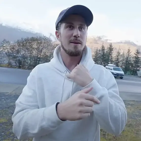 YouTube/@SeekDiscomfort