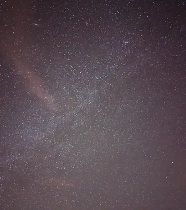 Google Pixel users are using the new astrophotography mode to take incredible night sky photos / u/Familiar-Beyond4475/Reddit