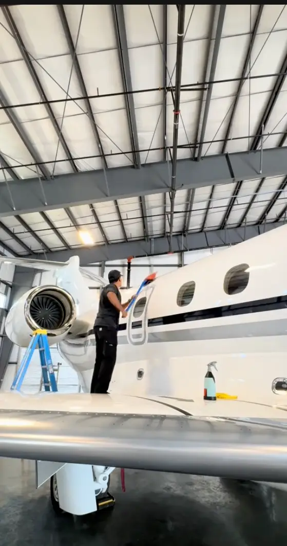 Cleaning a $25 million plane can earn you thousands of dollars in a couple of hours (TikTok/udetailers)