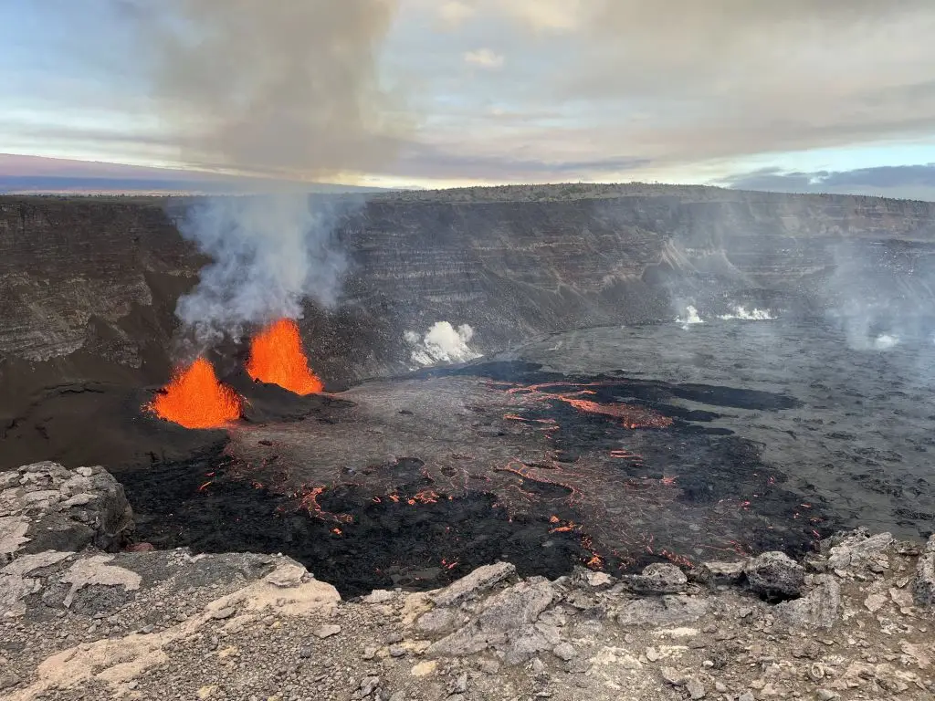 'Seamount' or underwater volcanoes don't have the same destructive qualities associated with their eruptions, and are more akin to 'deflated balloons' (K. Lynn/USGS/Anadolu via Getty Images)