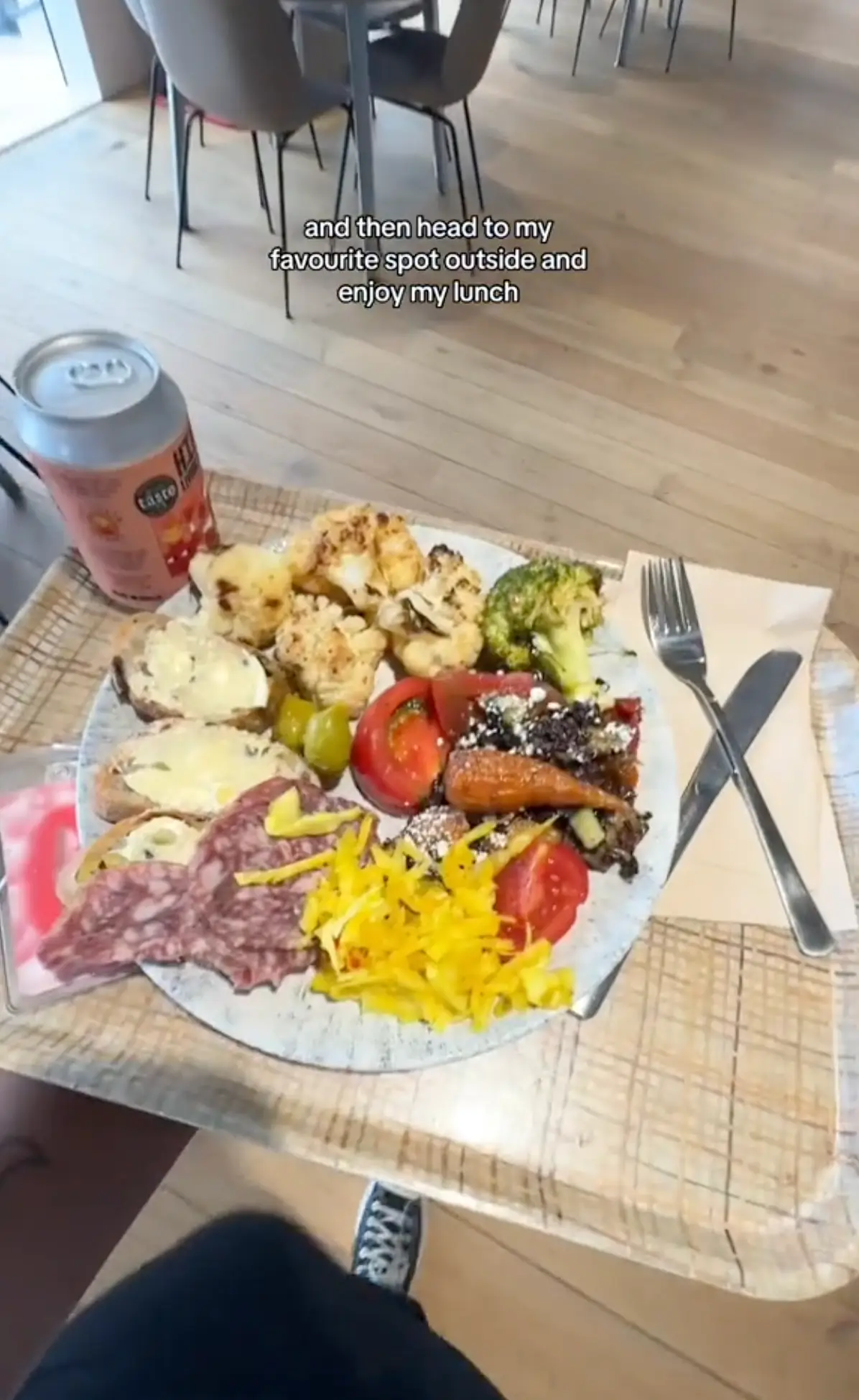 Viewers couldn't believe how much free food is on offer (TikTok/@muinatabdul)