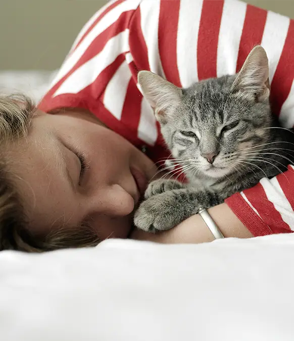 Close contact can increase the risk of infection transmission / David Trood/ Getty