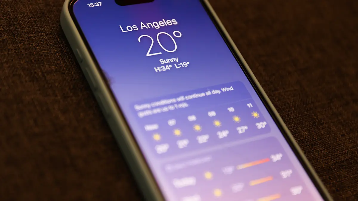 iPhone users have been wondering what the bars mean for ages (NurPhoto / Contributor / Getty)