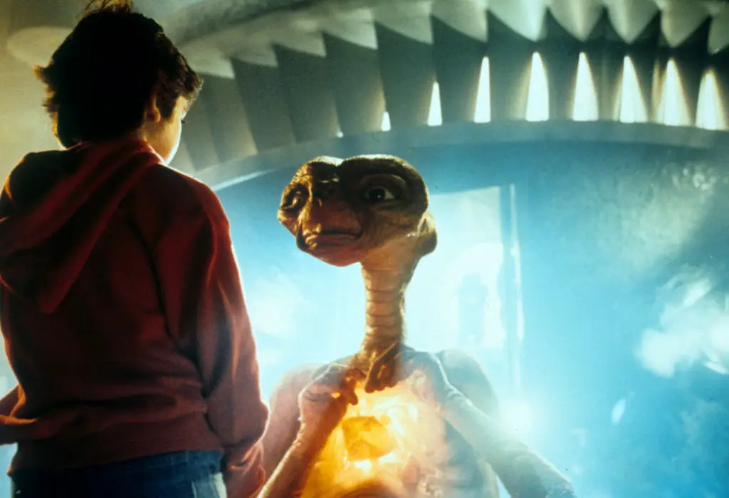 Aliens would likely need to consume a lot of calories to meet (and exceed) their basal metabolic rate when visiting Earth (Universal / Getty Images)