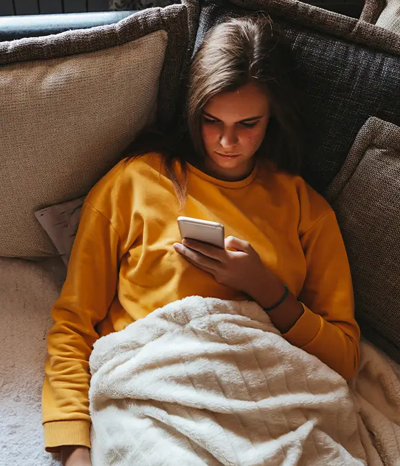 By turning your feed black and white, you should lose interest faster /Constantinis/Getty