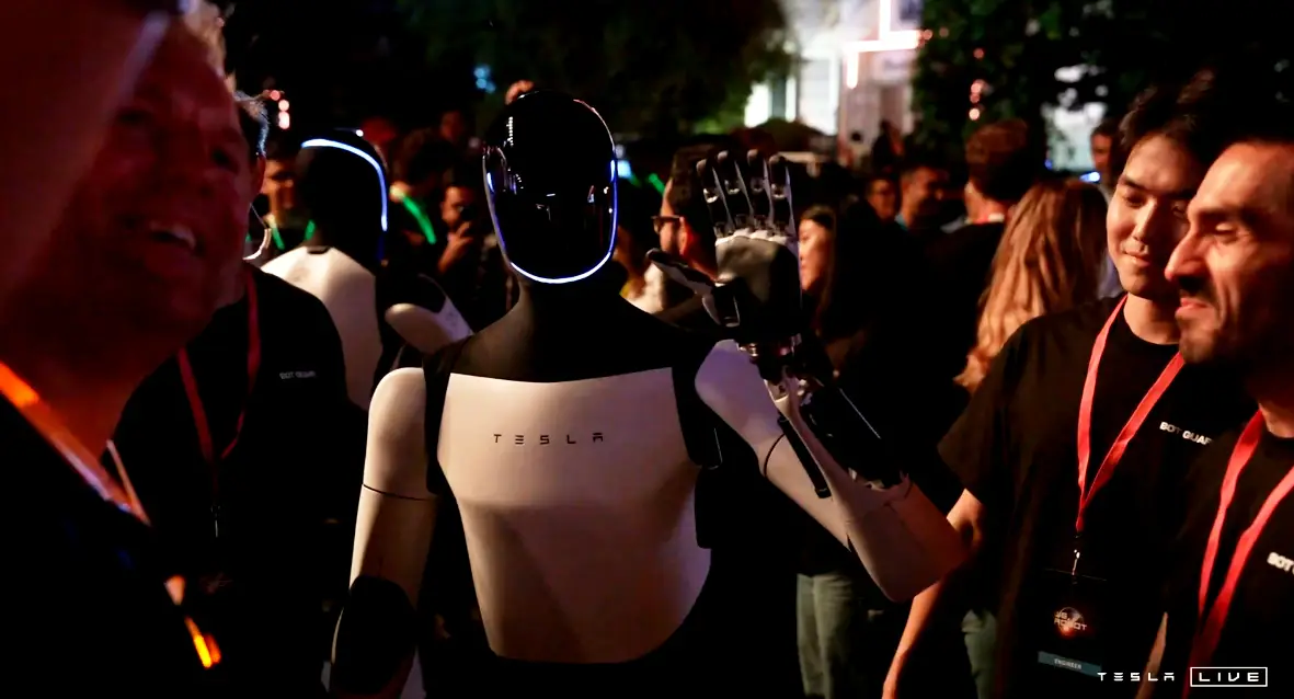 A Tesla robot was originally revealed in 2021. (Tesla/@Tesla)