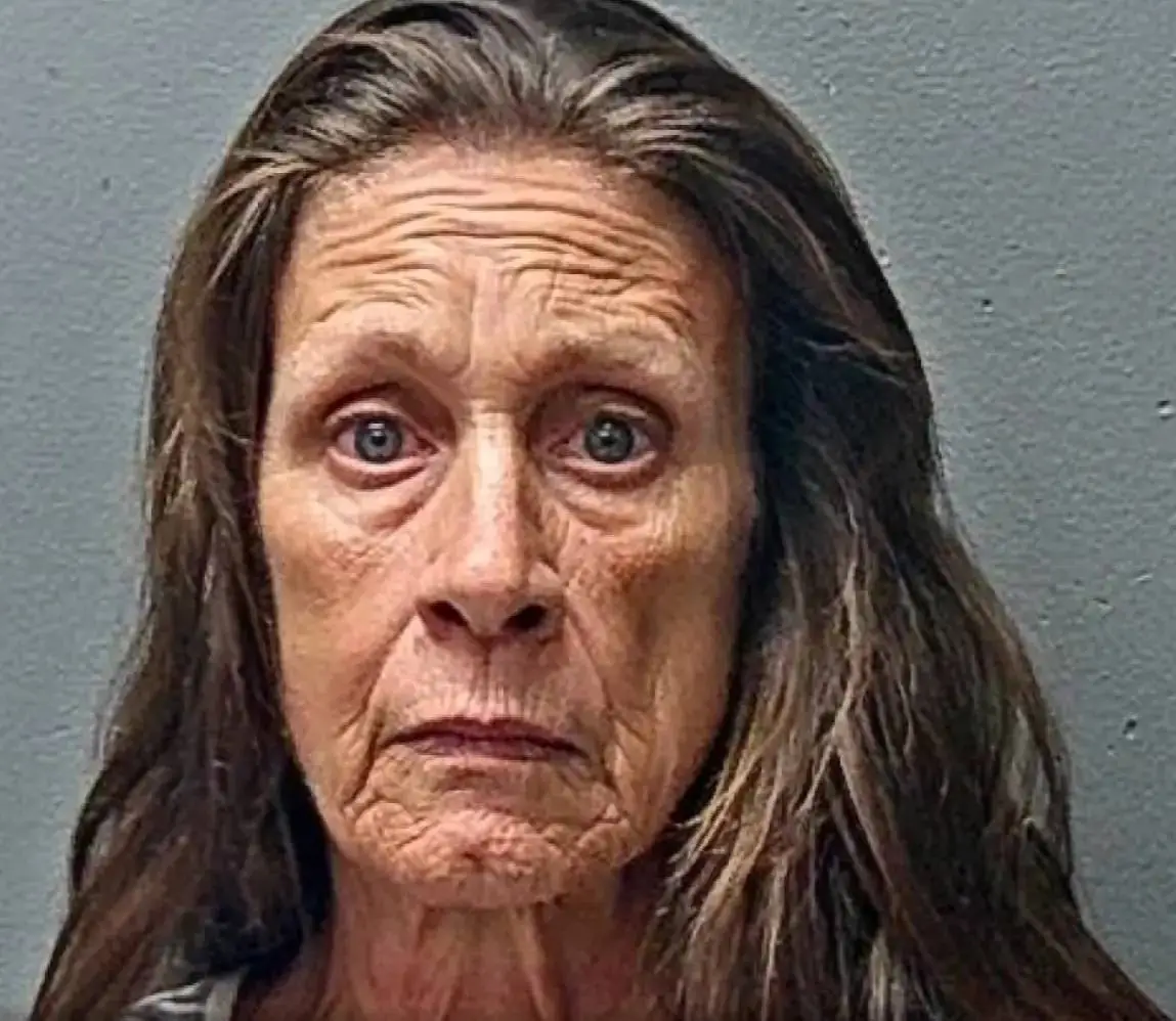 Thomas' arrest warrant mentions the accidental voicemail (Tarrant County Jail)