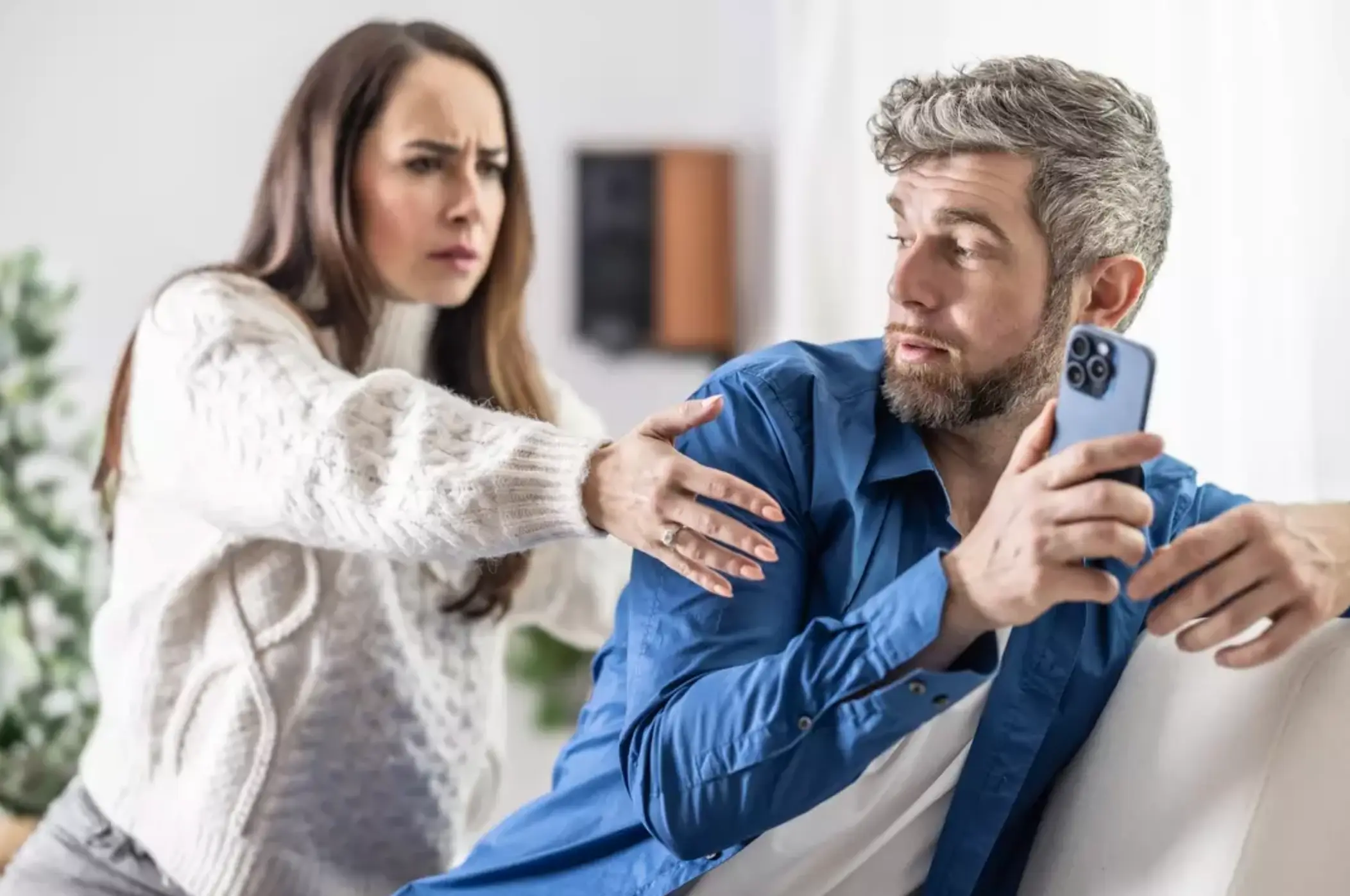 Relationships of decades-gone-by never experienced ‘phubbing’ (SimpleImages/Getty Images)