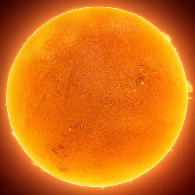 People mind-blown after discovering the 'real color' of the sun