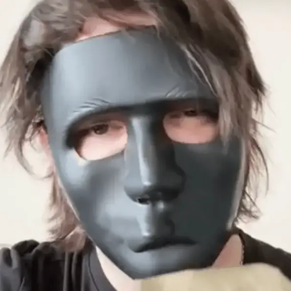 TikTok/@maskred / Westend61/Getty