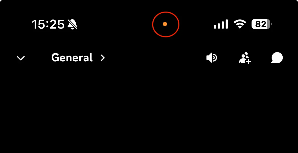 Your iPhone lets you know when apps are using your camera, microphone, and location with privacy alert dots (UNILAD Tech)