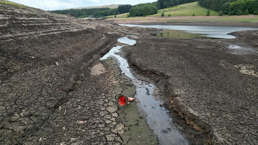 Heatwaves exceeding 40°C can not only impact people's health, but also damage key infrastructure and systems like reservoirs (Christopher Furlong/Getty Images)