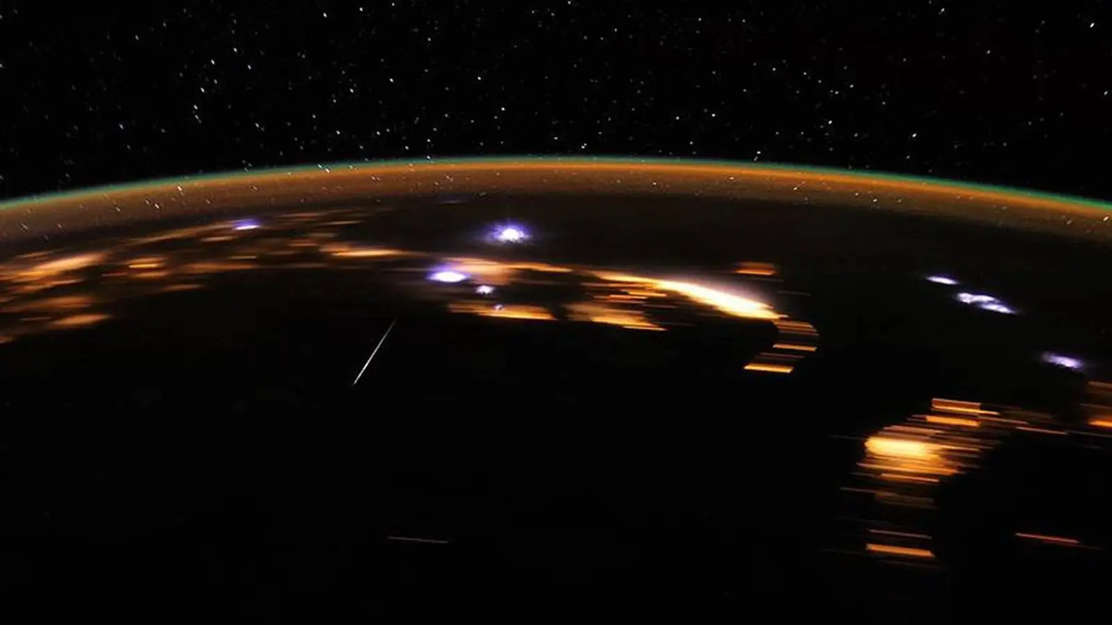 A meteor shower will be visible this week (NASA/JSC/D. Pettit)