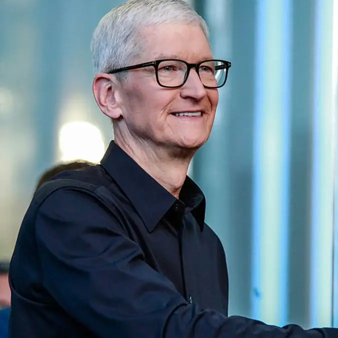 Tim Cook just mysteriously put $3,000,000 into this stock