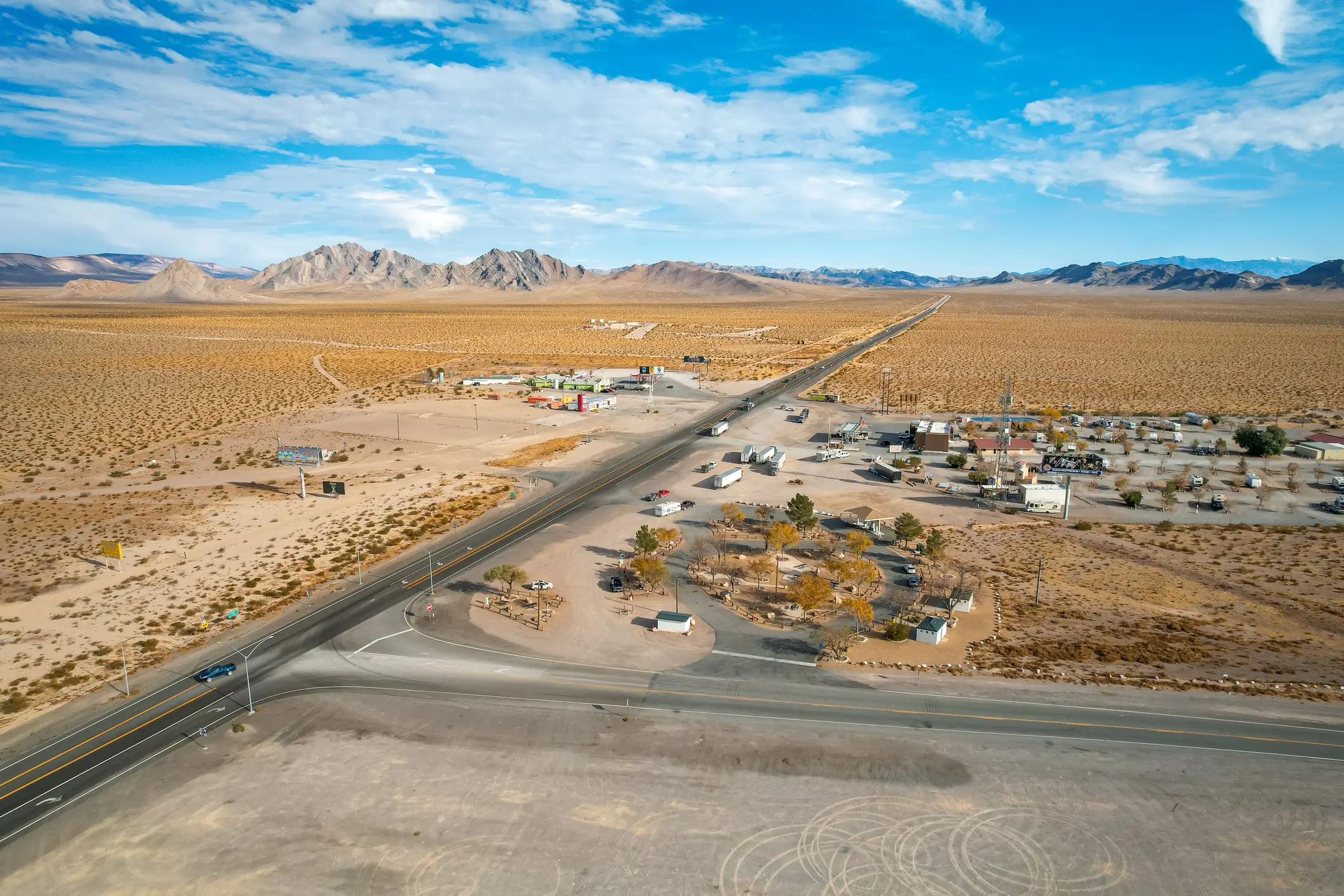 YouTubers capture world-first footage of unreleased next-gen stealth fighter over Area 51 (Wirestock/Getty)