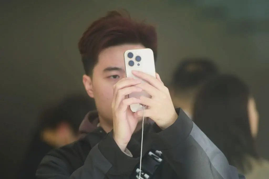 These iPhone tricks will give you the leg up over your friends (Costfoto/NurPhoto via Getty Images)