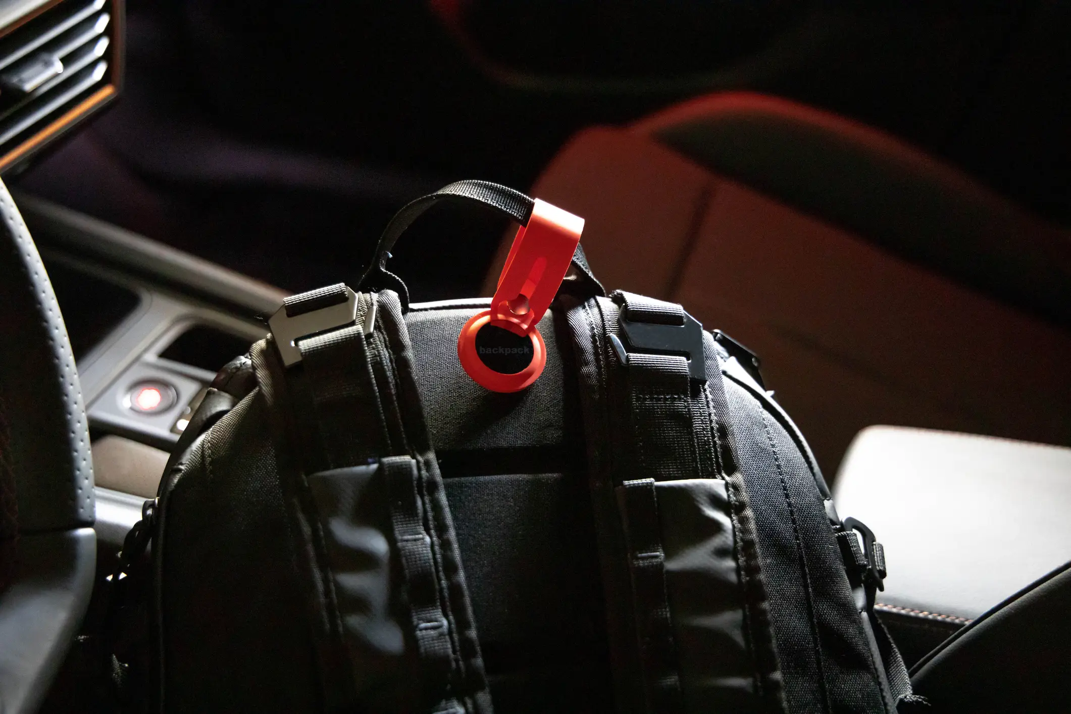 One redditor has shared controversial advice on using AirTags (Artur Debat / Getty)