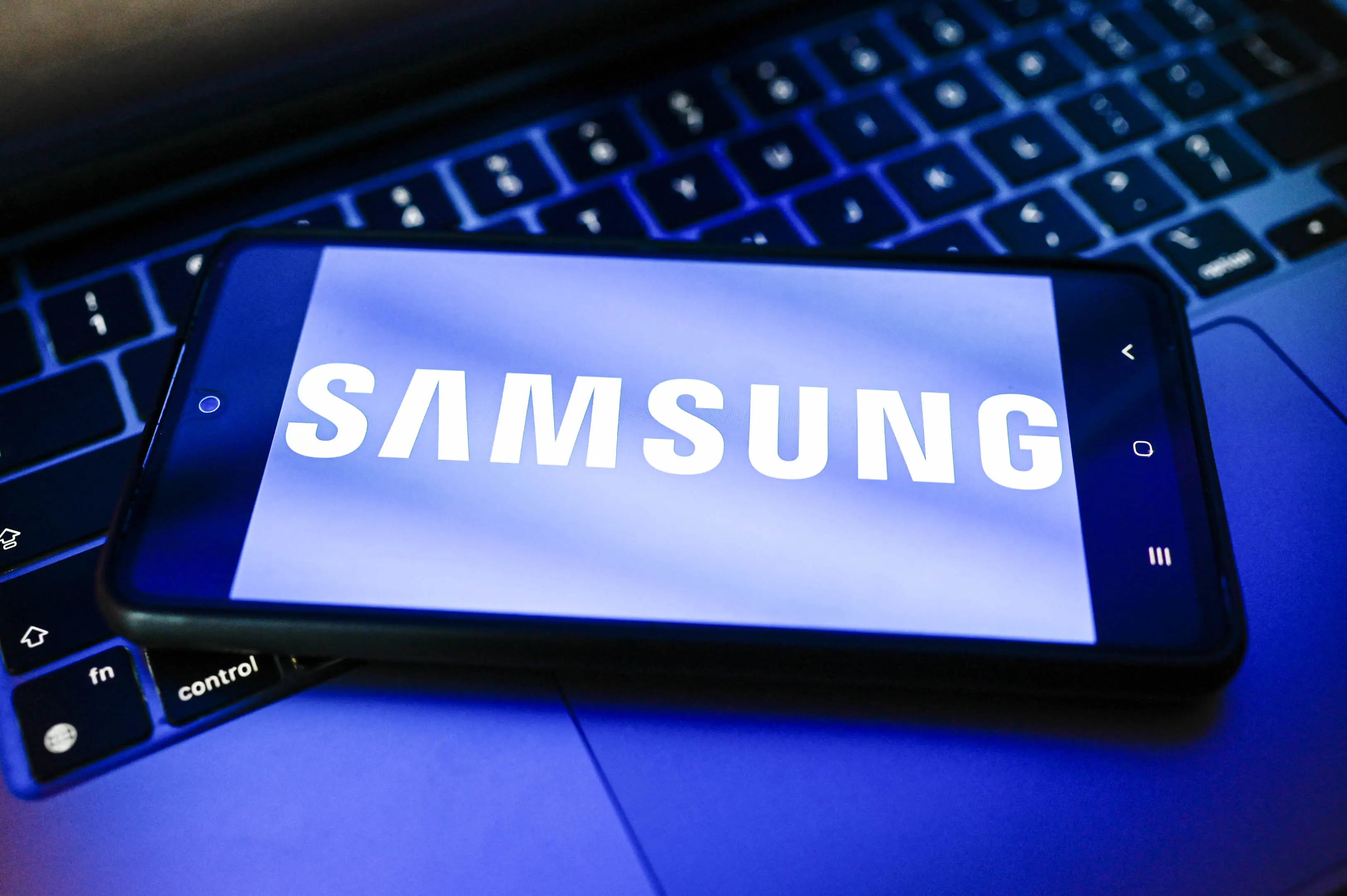 Samsung users are seeing a message that their account has been 'deactivated due to a security issue' (Omar Marques/SOPA Images/LightRocket via Getty Images)