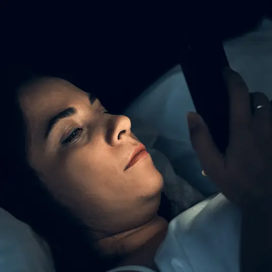 Experts warn increasingly common phone habit is actually a huge relationship red flag